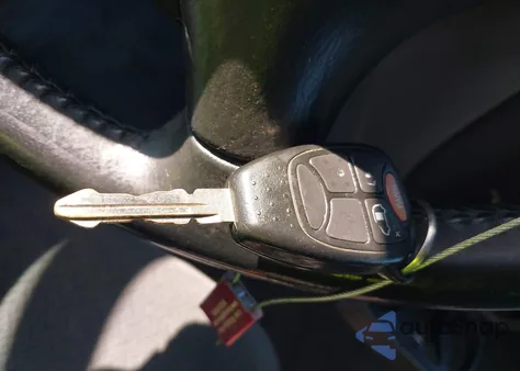 2004 Dodge Grand Caravan Sxt from USA, damaged, VIN 2D8GP44L44R602595